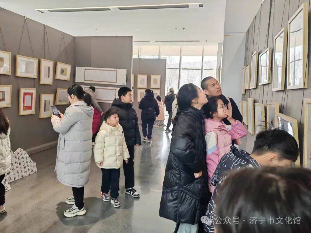 济宁市文化馆举办济宁市第四届青少年书画优秀作品展1.jpg